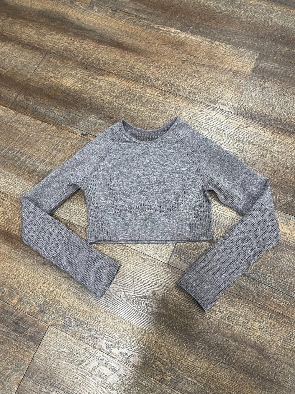Seamless Gray Cropped Athletic Top Thumbholes XS/S